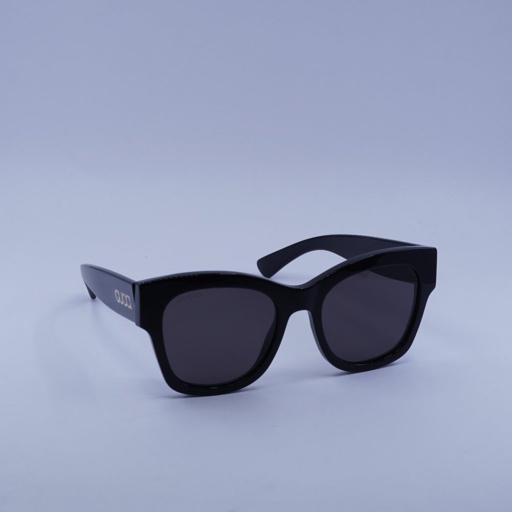 Gucci GG1789S 001 Sunglasses Black Square Frame, Grey Lenses